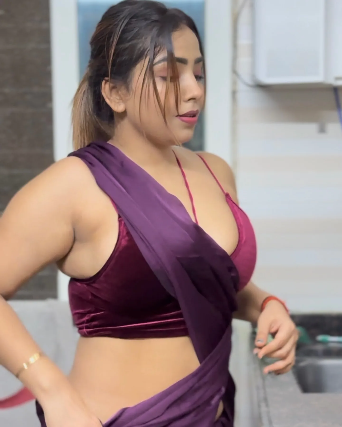 Aayushi Jaiswal In Hindi